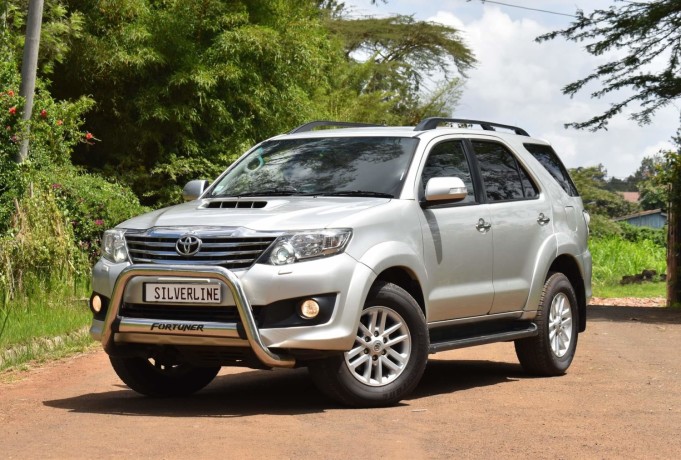 toyota-fortuner-big-1