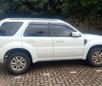 ford-everest-small-4