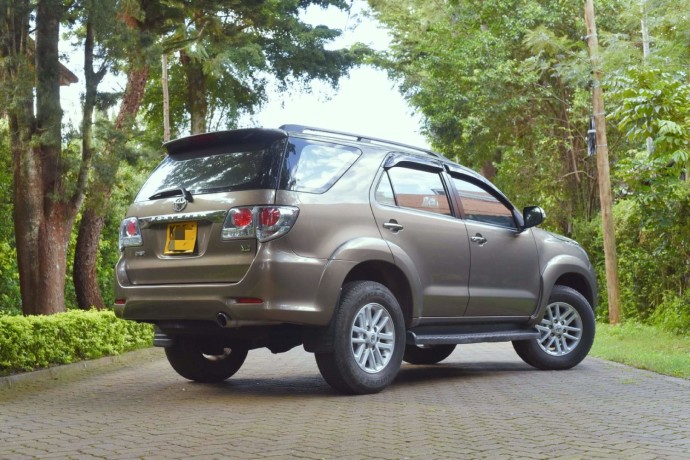 toyota-fortuner-big-3