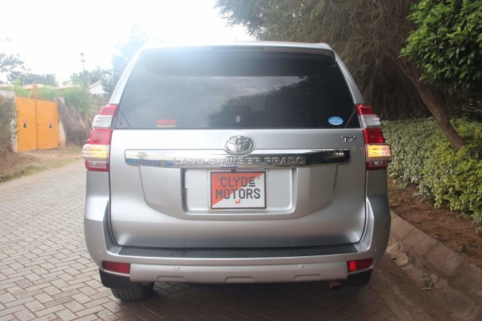 toyota-landcruiser-prado-tx-big-3