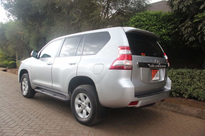 toyota-landcruiser-prado-tx-big-2