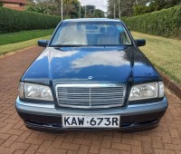 mercedes-benz-c200-small-0