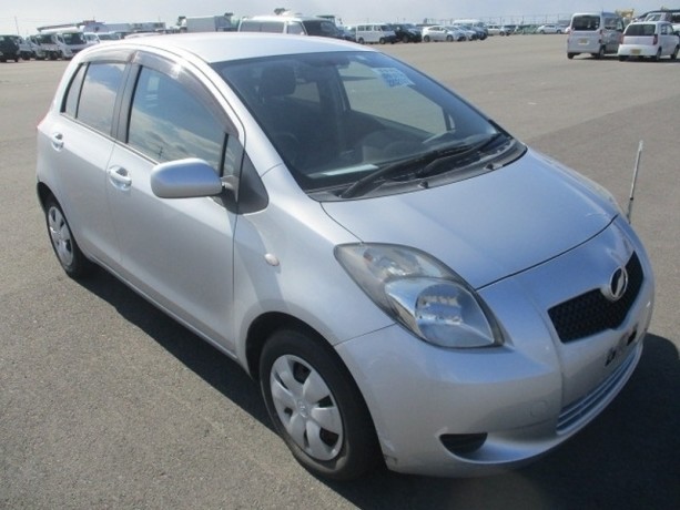 toyota-vitz-big-4