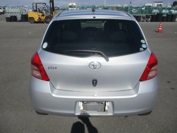 toyota-vitz-big-1