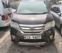 nissan-serena-small-0