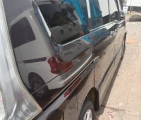 nissan-serena-small-2