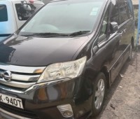 nissan-serena-small-8