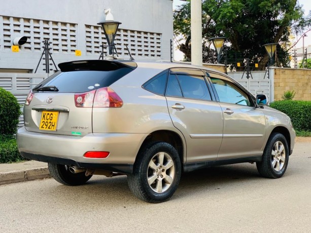 toyota-harrier-big-2