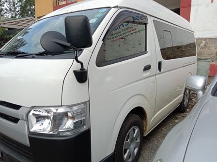 toyota-hiace-big-0