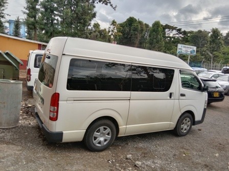 toyota-hiace-big-3