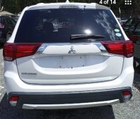 mitsubishi-outlander-small-4