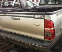 toyota-hilux-small-4