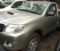 toyota-hilux-small-2