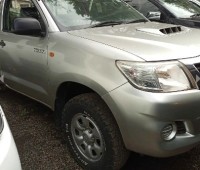 toyota-hilux-small-0