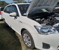 toyota-fielder-hybrid-small-3