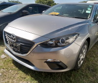 mazda-axela-small-2