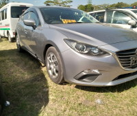 mazda-axela-small-3