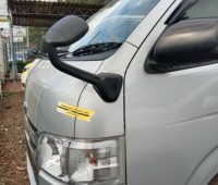 toyota-hiace-diesel-small-1