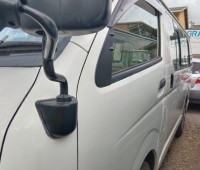 toyota-hiace-petrol-white-small-1