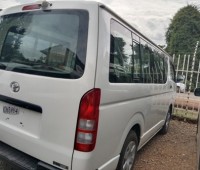 toyota-hiace-petrol-white-small-3