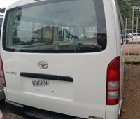 toyota-hiace-petrol-white-small-4