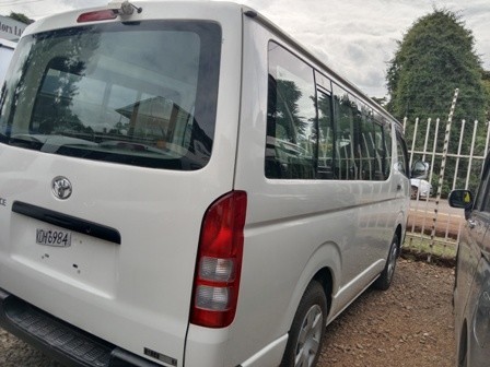 toyota-hiace-petrol-white-big-3