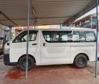 toyota-hiace-small-4