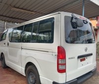 toyota-hiace-small-6