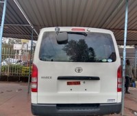 toyota-hiace-small-3