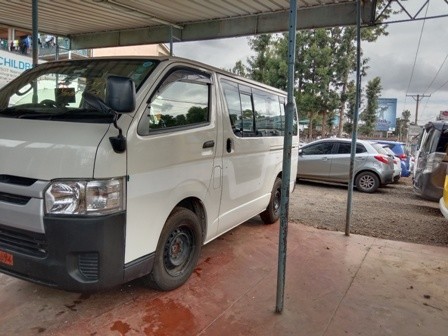 toyota-hiace-big-5