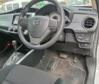 toyota-fielder-hybrid-small-2