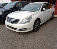 nissan-teana-small-2