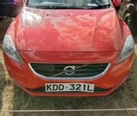 volvo-v40-small-0