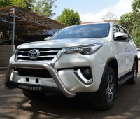 toyota-fortuner-small-3