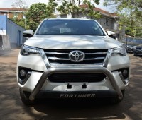 toyota-fortuner-small-1