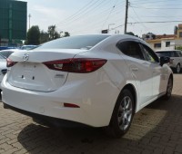 mazda-axela-small-4