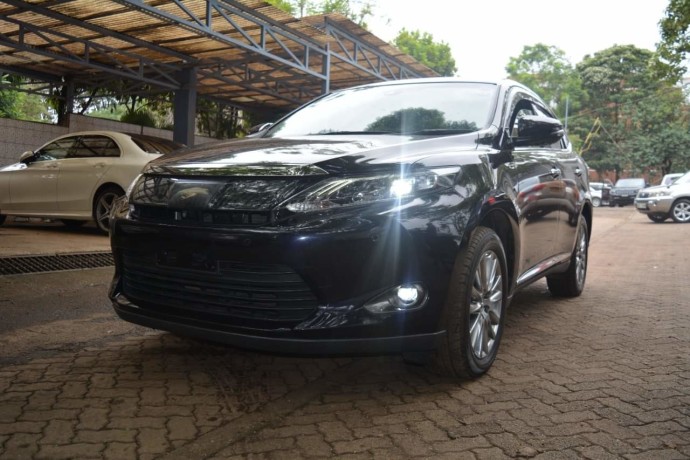 toyota-harrier-big-0