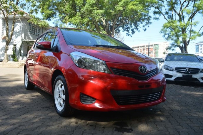 toyota-vitz-big-2