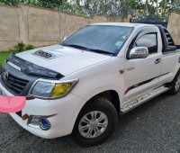 toyota-hilux-small-0