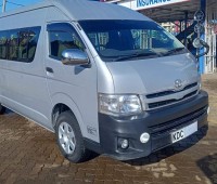 toyota-hiace-shark-small-1