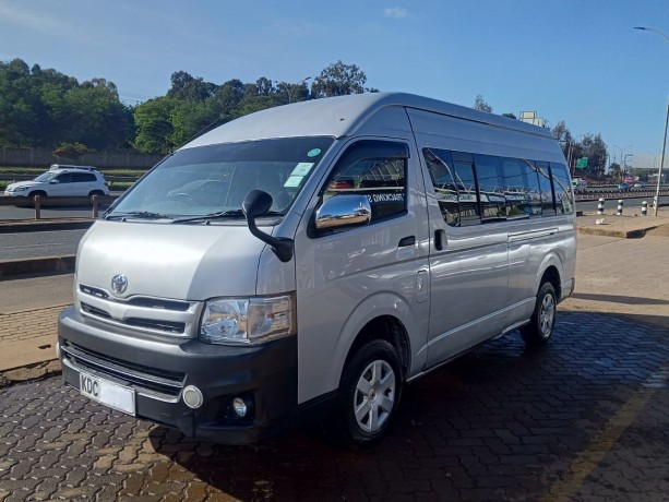 toyota-hiace-shark-big-0