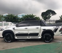 toyota-hilux-surf-small-3