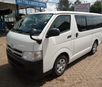 toyota-hiace-small-5