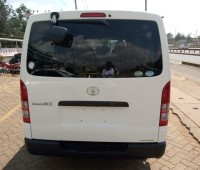 toyota-hiace-small-3