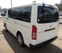 toyota-hiace-small-2