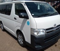 toyota-hiace-small-0