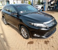 toyota-harrier-small-4