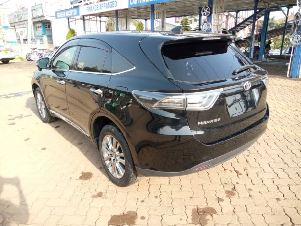 toyota-harrier-big-2