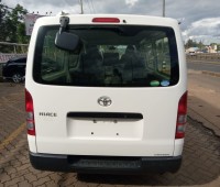 toyota-hiace-small-4