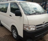 toyota-hiace-small-1